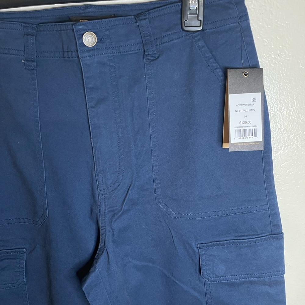 Frye Pants Women's navy  Cargo Relaxed Hiking Outdoors Nature Naturalist 10 - Picture 2 of 6